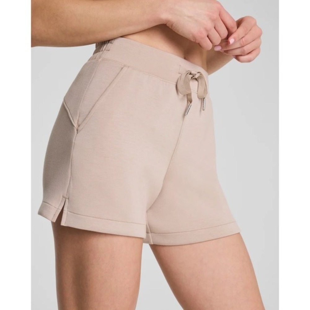 SPANX AirEssentials® 5" lounge Short NWOT  dune
